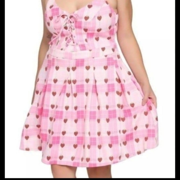 Hot Topic Dresses & Skirts - Hot Topic Pink and Brown Heart Dress